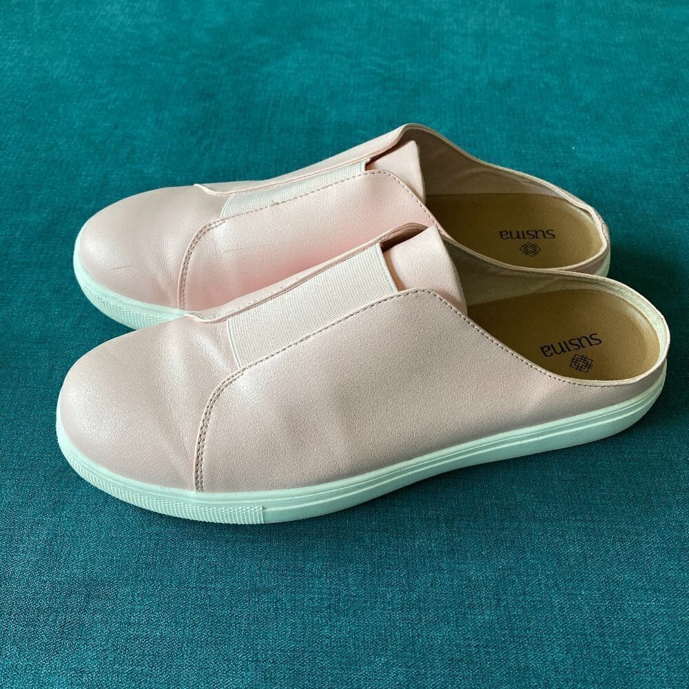 Susina Women's Bristol White Faux Leather Mule Clog Round Toe Sneaker Size 9.5